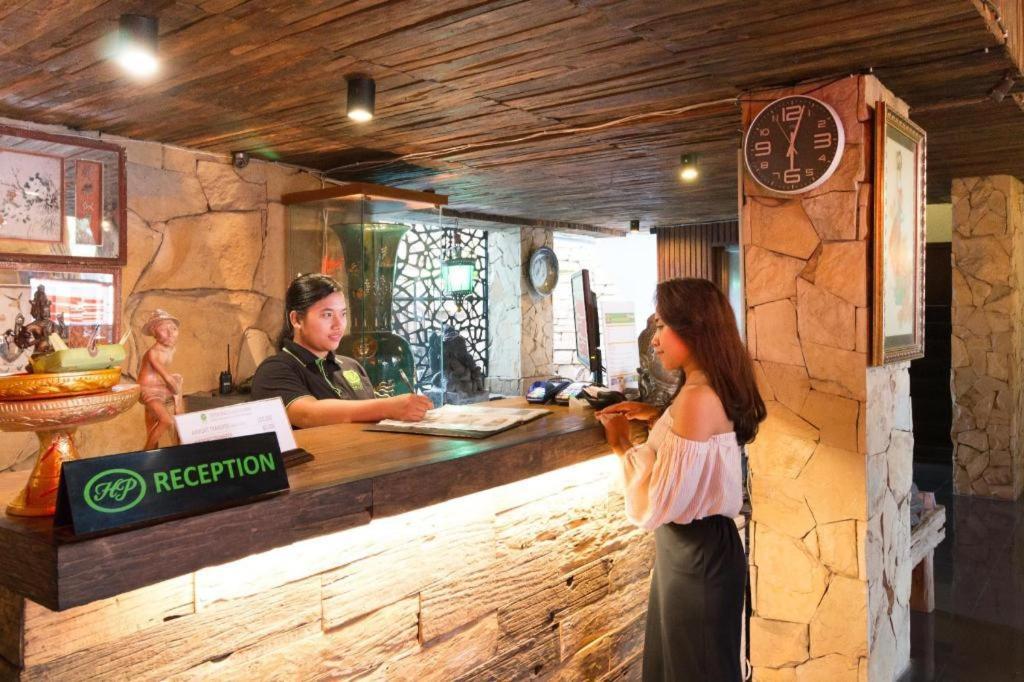 Hadi Poetra Hotel Кута Экстерьер фото