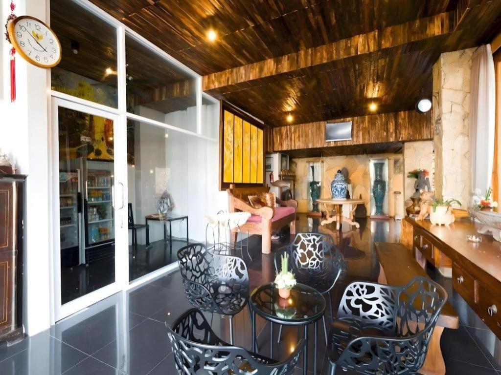 Hadi Poetra Hotel Кута Экстерьер фото
