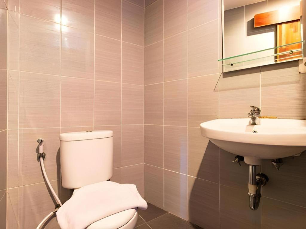Hadi Poetra Hotel Кута Экстерьер фото