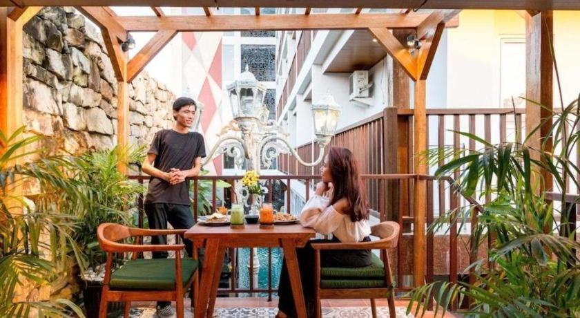 Hadi Poetra Hotel Кута Экстерьер фото