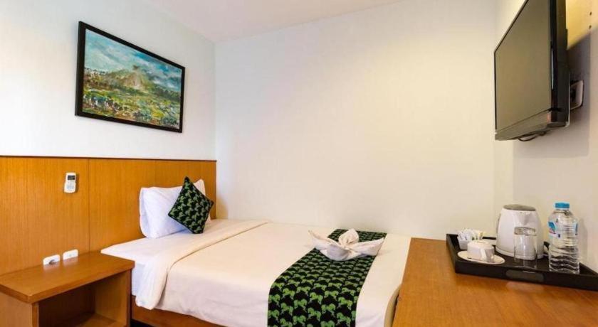Hadi Poetra Hotel Кута Экстерьер фото