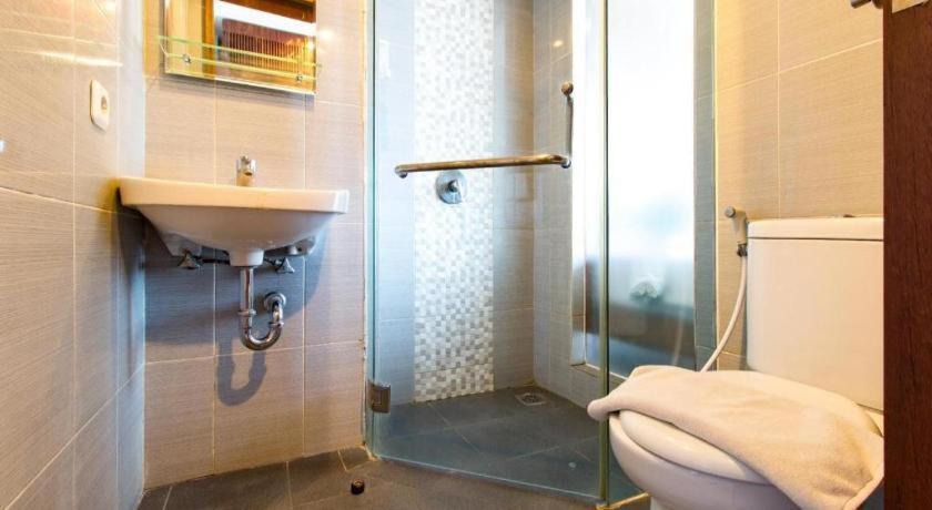 Hadi Poetra Hotel Кута Экстерьер фото