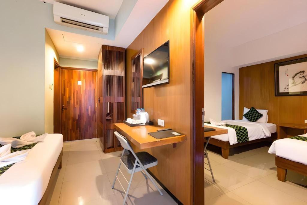 Hadi Poetra Hotel Кута Экстерьер фото