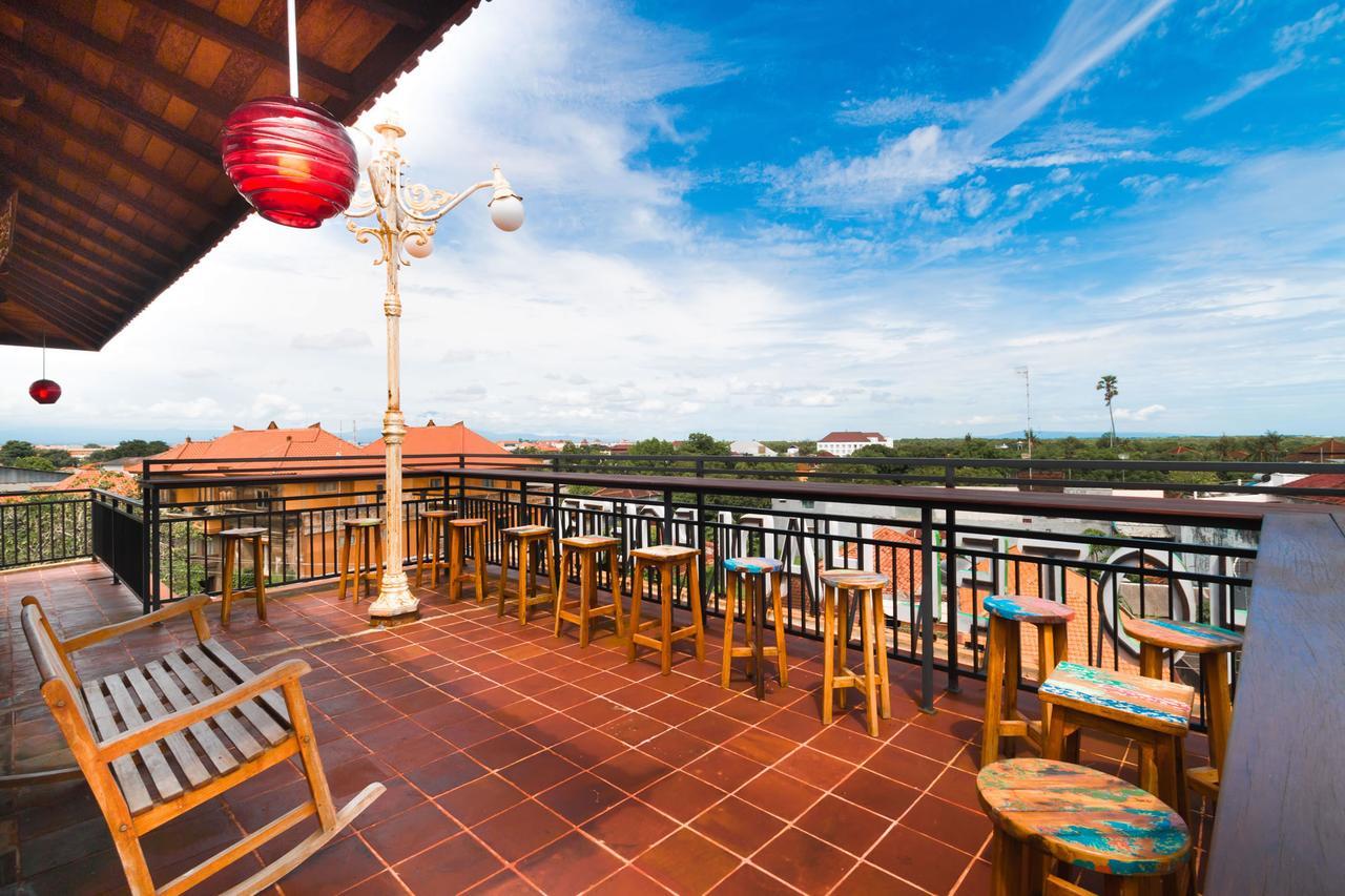 Hadi Poetra Hotel Кута Экстерьер фото